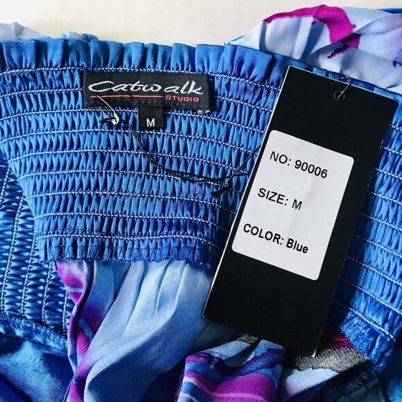 Catwalk Studio’s Women’s Blue Satin Blouse Size Medium - Picture 3 of 6